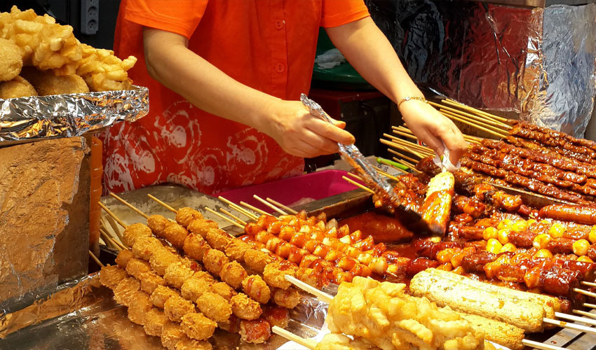 Best Street Food in Dubai Must-Try Local & International Flavours in 2026